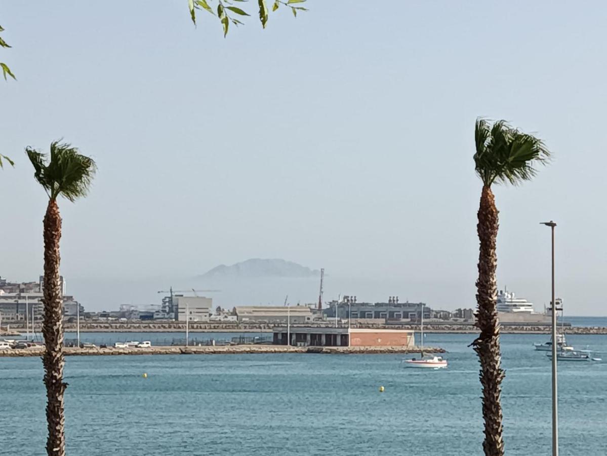 Vistas A 3 Paises Y 2 Continentes 1º Linea De Playa A 5 Minutos De Gibraltar Apartment La Línea de la Concepción Exterior foto